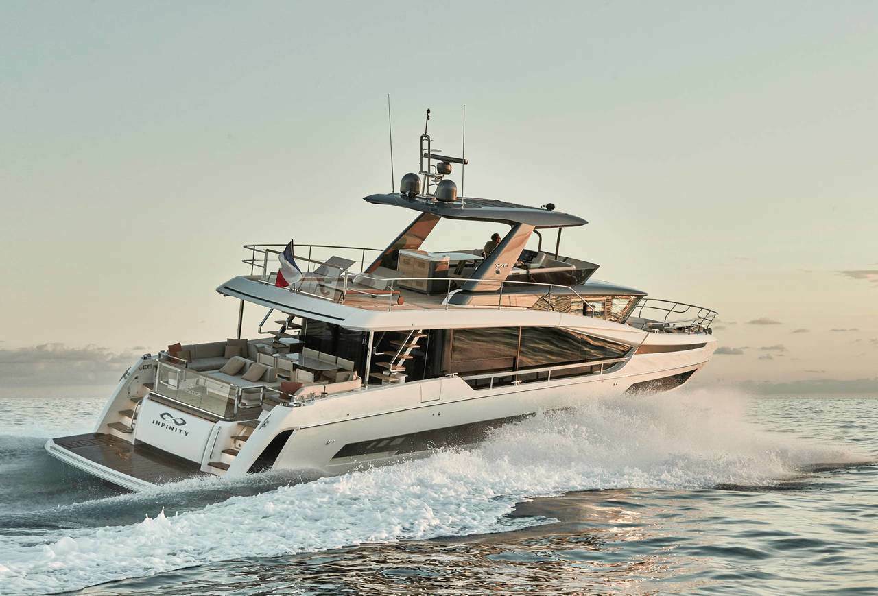 Prestige M48 — La discrétion motoryacht